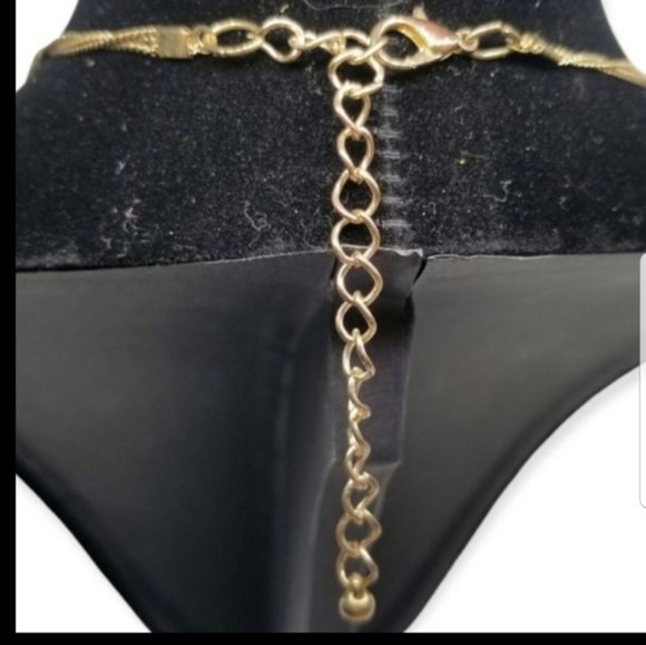 VINTAGE PINK ACRYLIC CRYSTAL & GOLDTONED LAYERED STATEMENT NECKLACE - Picture 4 of 4